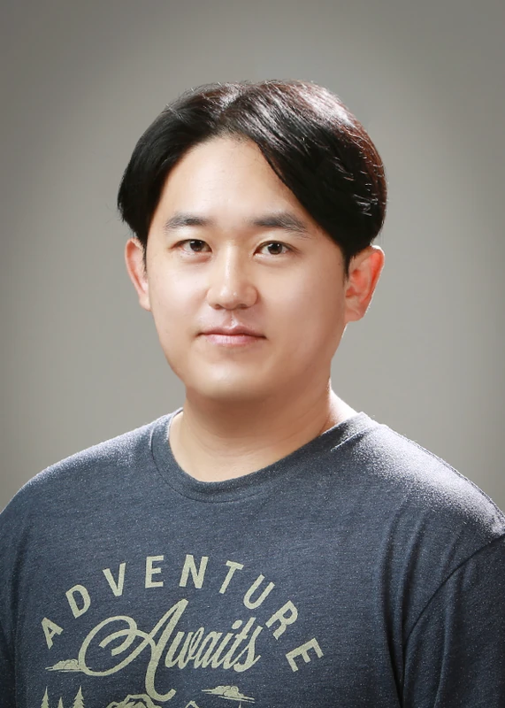 Woonghee Lee